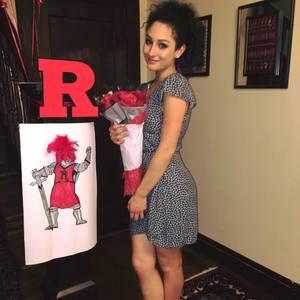 Meet your Posher, Yara